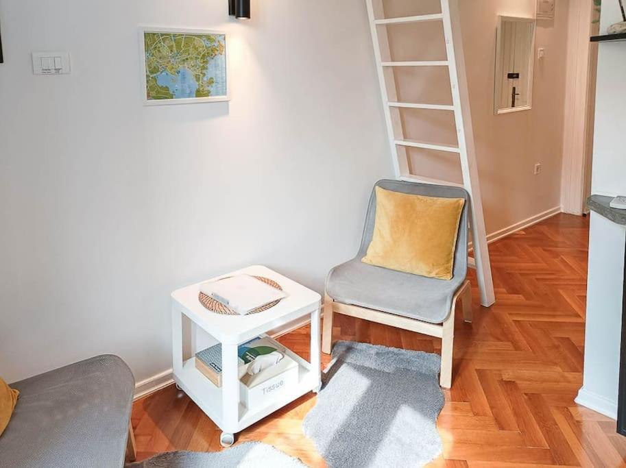 Apartmán Loft Bed With Free Parking, 2 Bikes! Self Check In, Wi-fi, Ac